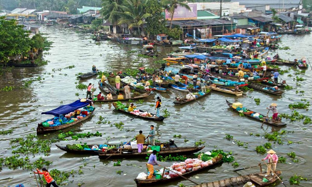 Long Xuyên Floating Market (An Giang)